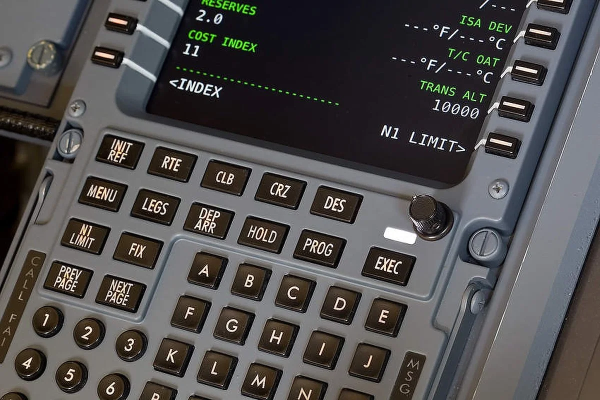 FDS CDU — Flaps 2 Approach - Boeing 737 Simulator project
